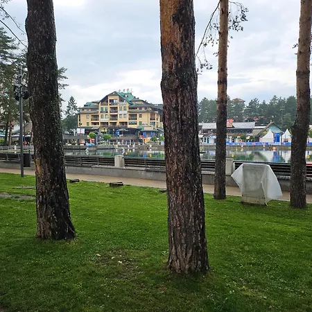 Trg 公寓 兹拉蒂博尔