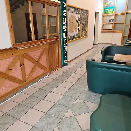 Trg * 兹拉蒂博尔