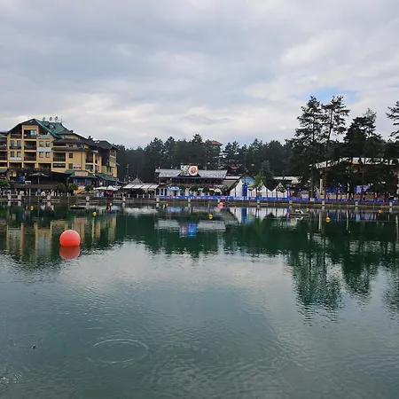 Trg 公寓 兹拉蒂博尔